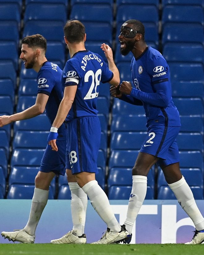 足协杯半场：法比奥梅开二度，王刚伤退，国安2-0河南