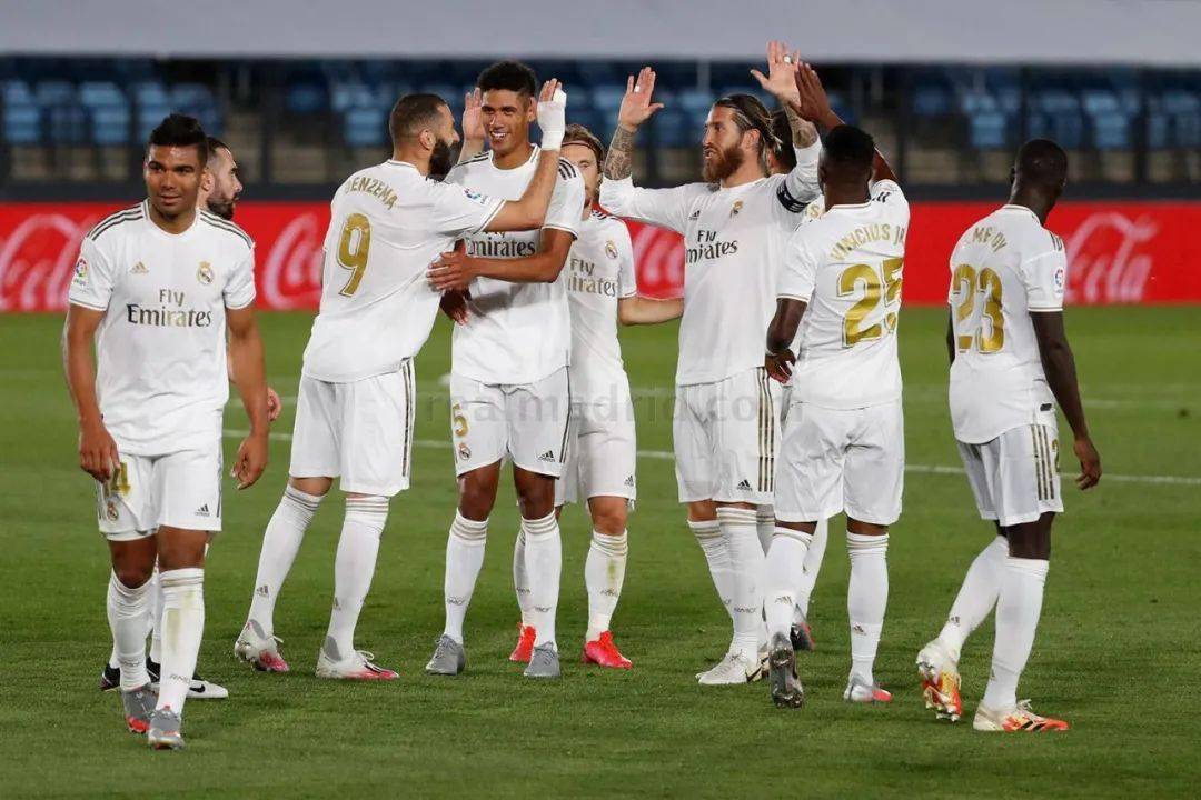 日职联战报：两队屡失良机，东京绿茵0-0福冈黄蜂