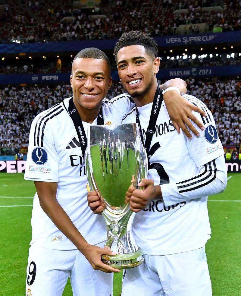 足坛一些球员会不会是有其他副业……？